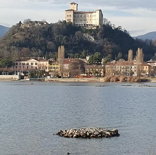 Contrada D'amore Lägenhet Angera